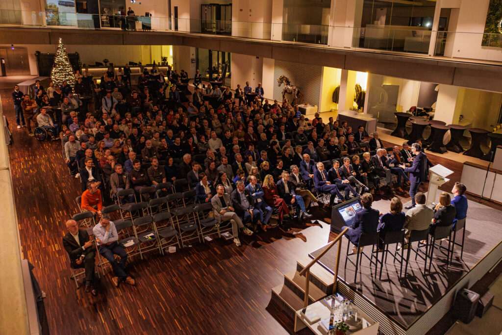 Foto van de talrijke genodigden voor de lancering van de toekomstvisie voor de regio Vlaamse Ardennen
